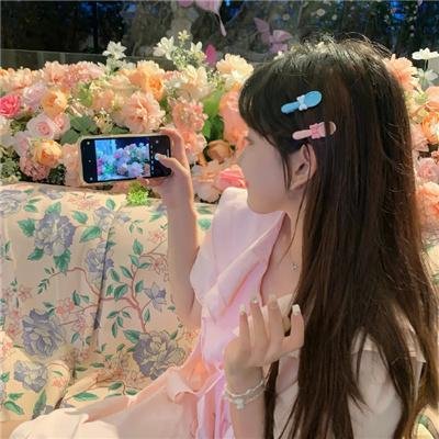 碧窗艳影
